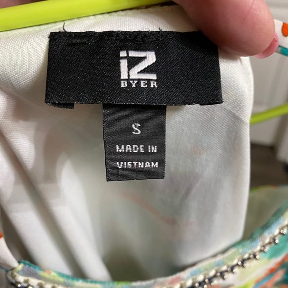 S IZ Byer Floral Summer Top w Beaded Neckline and Double Ruffle Bodice - Picture 6 of 8